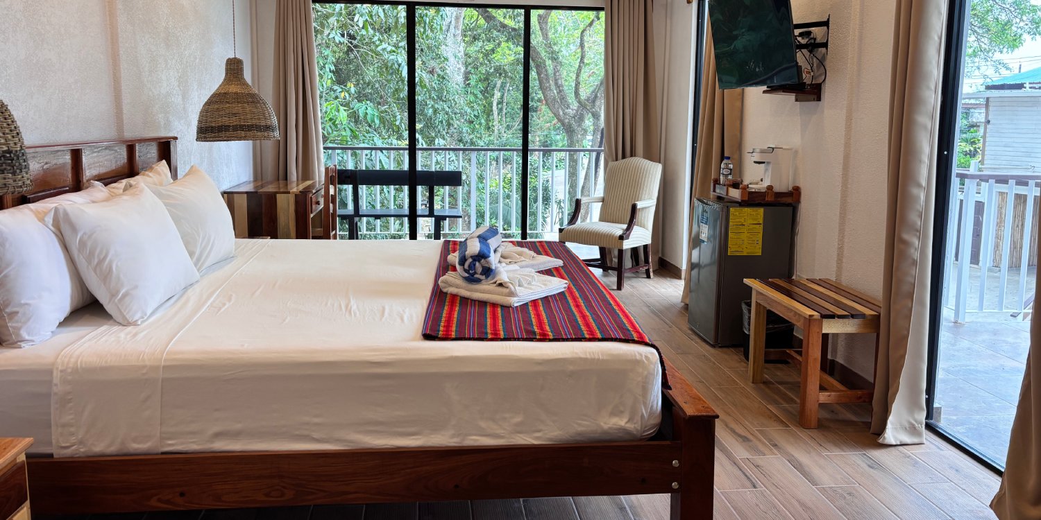 san-ignacio-belize-treetop-room-slider